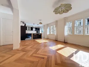 Apartment at Versailles (78000)