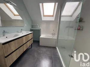 Maison traditionnelle à Vivy (49680)