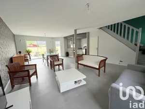 Traditional house in Vivy (49680)