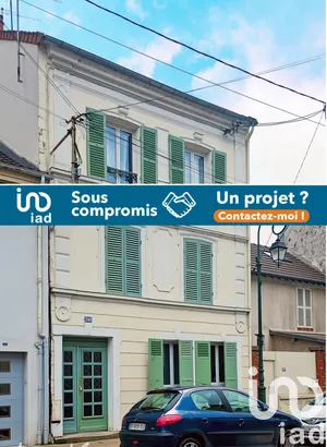 Building at Vaux-sur-Seine (78740)