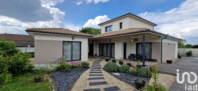 Architectural house at Blanquefort (33290)