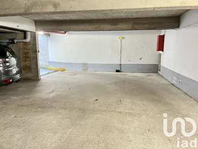 Parking in Paris (75014)
