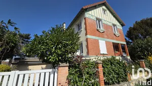Maison à Marly-le-Roi (78160)