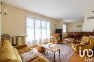 Maison à Chanteloup-les-Vignes (78570)