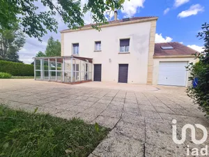 Mansion at Saint-André-les-Vergers (10120)