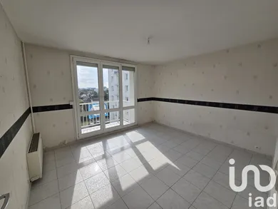 Apartment at Troyes (10000)