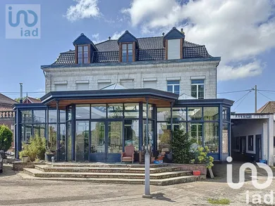 Architectural house at Saint-Hilaire-Cottes (62120)