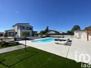 House at Naintré (86530)