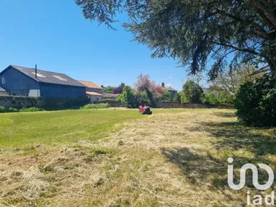 Terrain à bâtir à Doué-en-Anjou (49700)