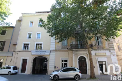 Building at Apt (84400)