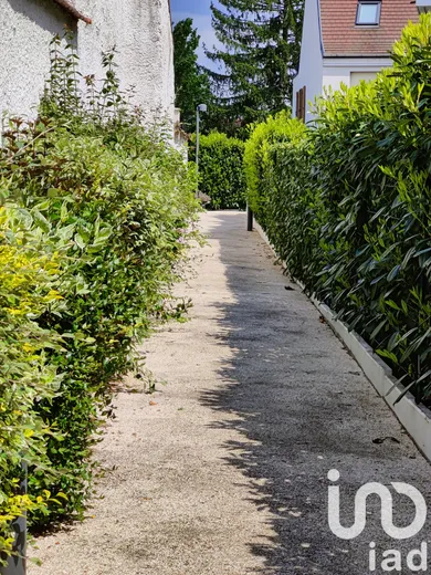 Appartement à Le Mesnil-Saint-Denis (78320)