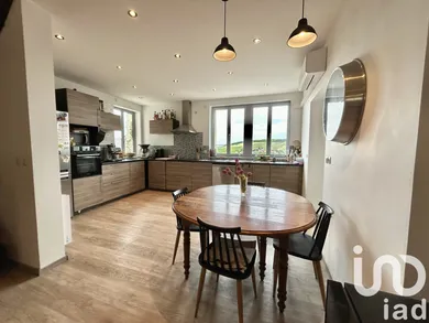 Village house at Châtillon-sur-Marne (51700)