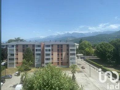 Apartment in Grenoble (38100)