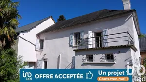 Traditional house at Ogeu-les-Bains (64680)