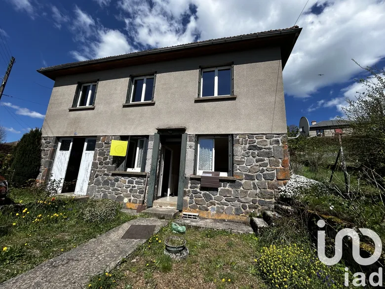 Maison 6 pièces 90 m² · à Allanche · 90 m² · 86 000 €