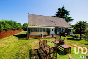 House at Bueil (27730)