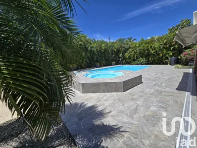 House at Saint-François (97118)