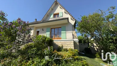 Traditional house at Auteuil Le Roi (78770)