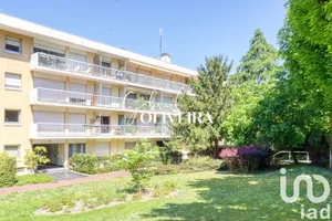 Apartment at Montmorency (95160)