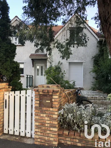 Traditional house at Antony (92160)