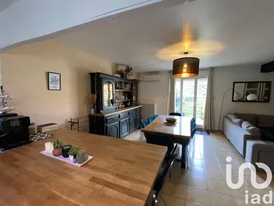 House at Le Pontet (84130)