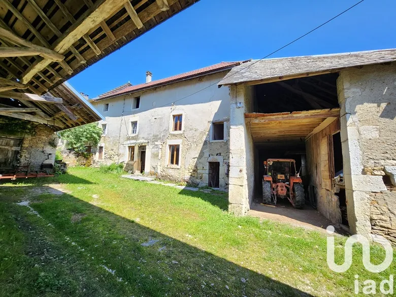 Maison de campagne à Parves (01300)
