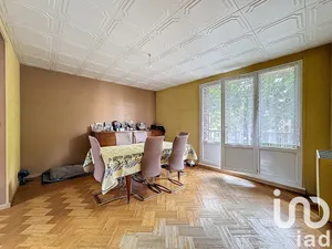 Apartment in Sainte-Geneviève-des-Bois (91700)