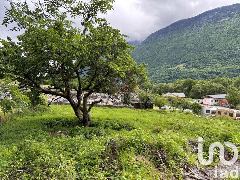Terrain à bâtir à Saint-Rémy-de-Maurienne (73660) · 69 000 €