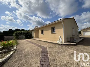 Maison à Saint-Martin-de-Coux (17360)