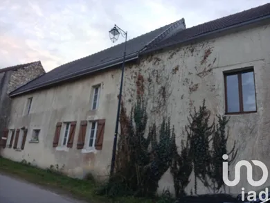 Village house at Vézilly (02130)