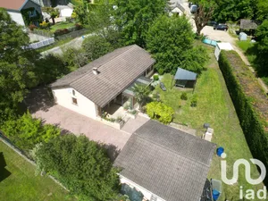 Maison traditionnelle à Annoisin-Chatelans (38460)
