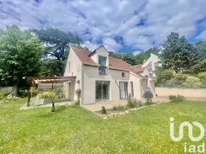 House at Saint-Prix (95390)