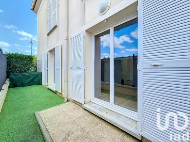 Appartement à Chevry-Cossigny (77173)