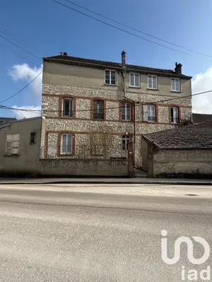 Building at Provins (77160)