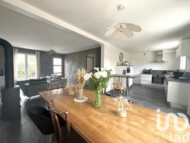 Maison traditionnelle à Loire-Authion (49630)