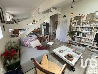Apartment in Bordeaux (33100)