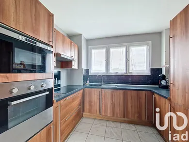 Apartment in Petit-Couronne (76650)