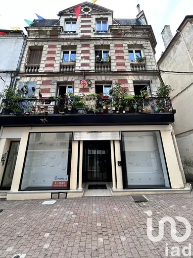 Building at Château-Thierry (02400)