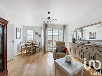 Apartment at Montmorency (95160)