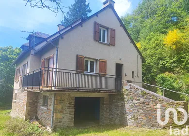 Traditional house at Estaing (12190)