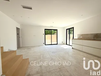 House at Saint-Cyr-sur-Mer (83270)