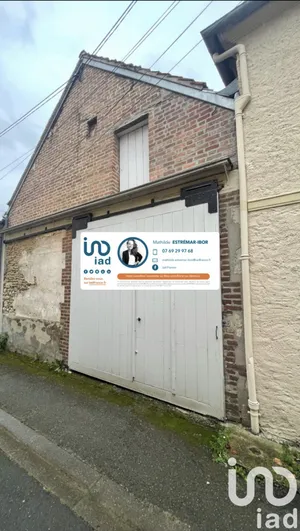 Parking at La Roche-Guyon (95780)