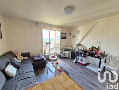 Apartment in Chanteloup-les-Vignes (78570)