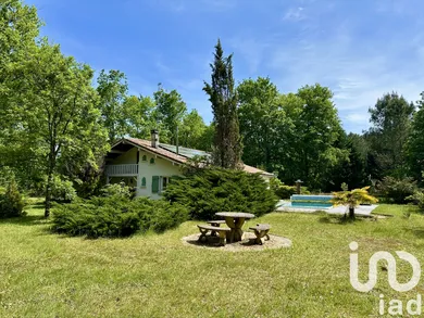 House at Sainte-Hélène (33480)