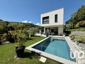 Maison d'architecte à Saint-Alban-Leysse (73230)