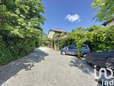 Ferme à Saint-Genis-les-Ollières (69290)