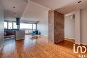 Apartment at Saint-Cloud (92210)