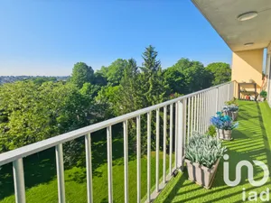 Apartment at Yerres (91330)