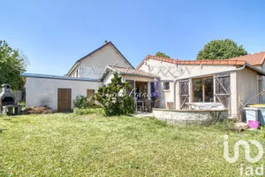 Traditional house at Mantes-la-Ville (78711)