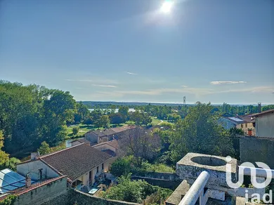 Village house at Saint-Pierre-de-Bœuf (42520)